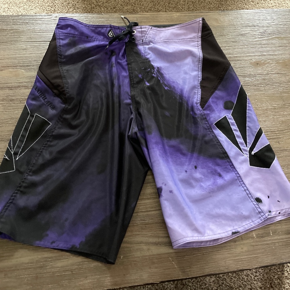 Volcom annihilator board shorts